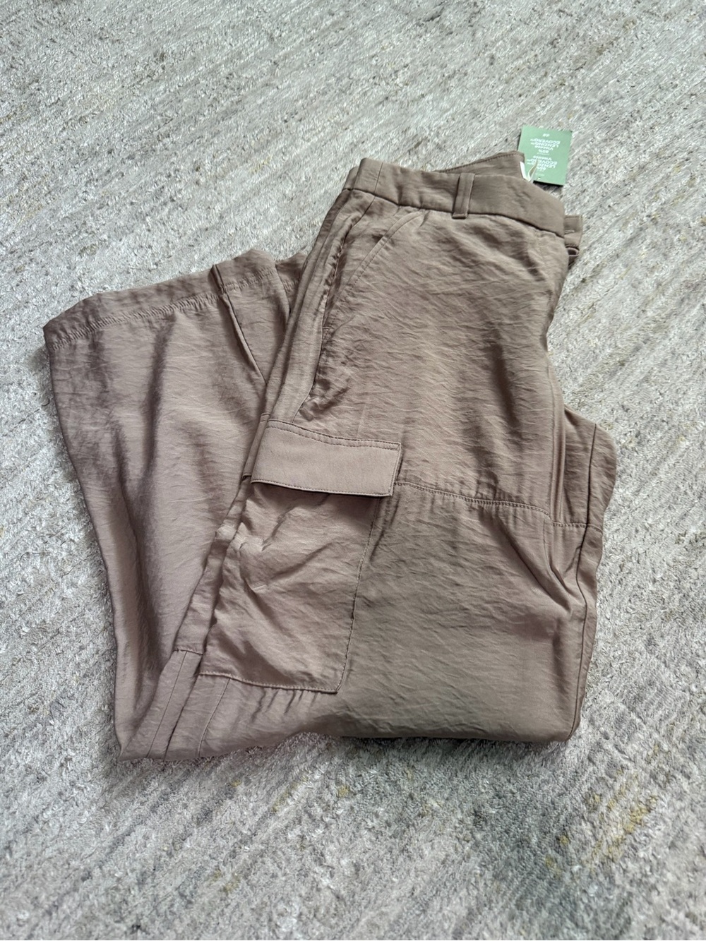 H&M Women's Wide-Leg Cargo Pants in Taupe